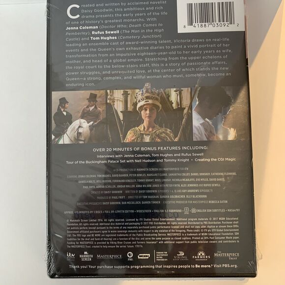 Victoria The Complete First Season - Picture 2 of 2